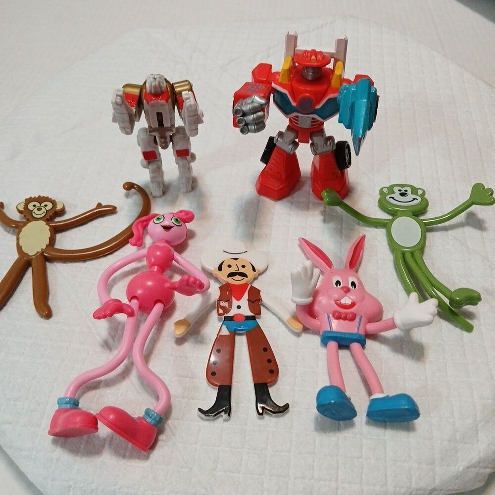 Mixed Lot of 7 Figures Toys Vintage-Modern Transformers, BENDYS, MISCELLANEOUS